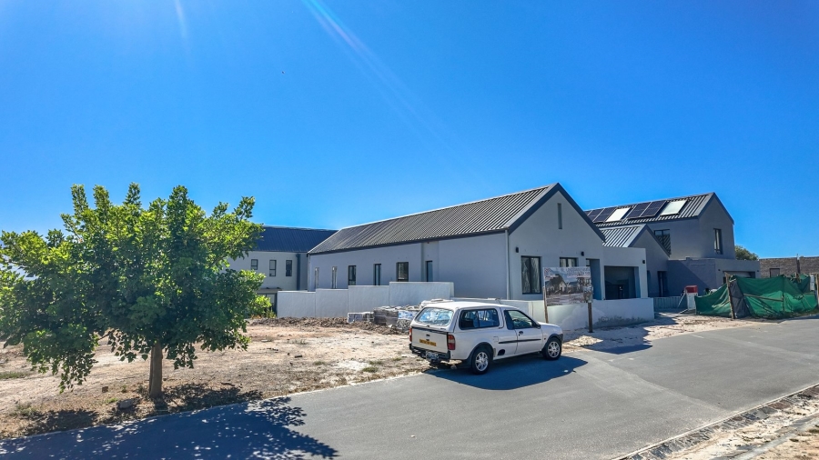 4 Bedroom Property for Sale in Longlands Country Estate Western Cape